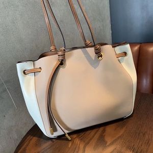 tory burch caroline tote